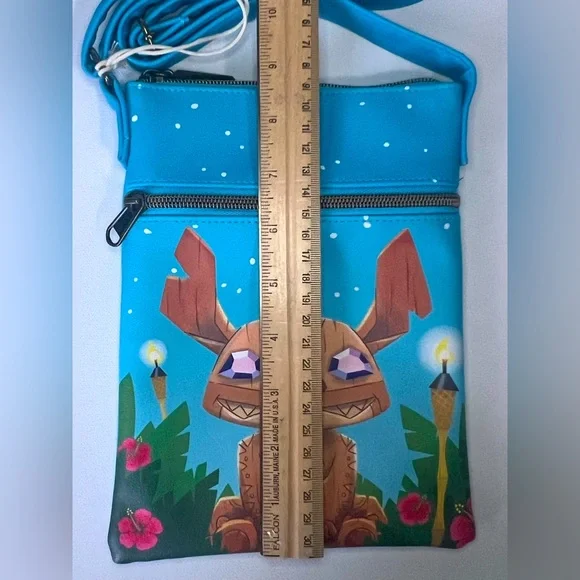 Loungefly - Disney Stitch Tiki Passport Bag - Entertainment Earth Exclusive NWT - Picture 10 of 11